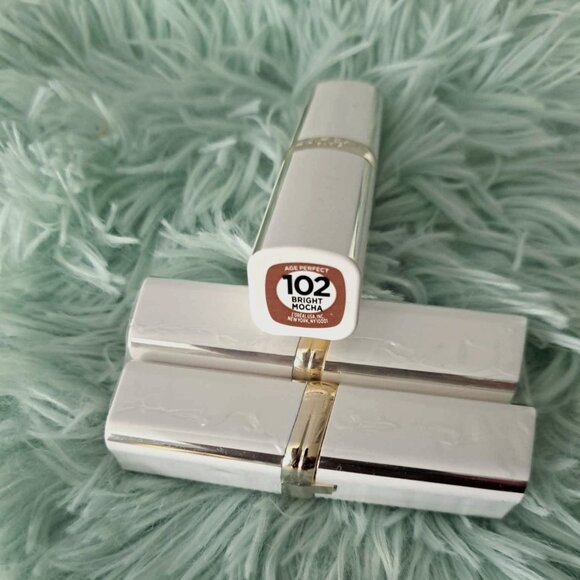 One Loreal Age Perfect Lipstick - Picture 1 of 1